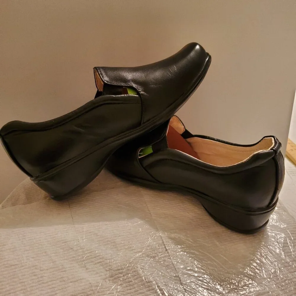 Angie Comfort Shoes 100% Sheepskin leather Square Toe Size US 7.5 /EU/38.